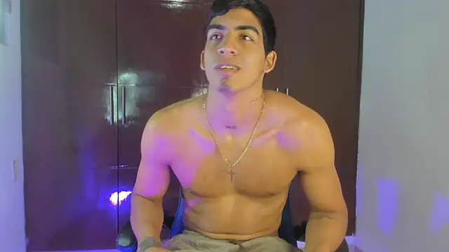 Milo_LatinBoy's Webcam Show