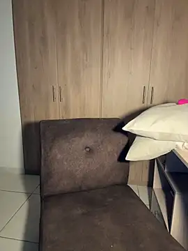 KittyTwerk_2: онлайн-секс-чат