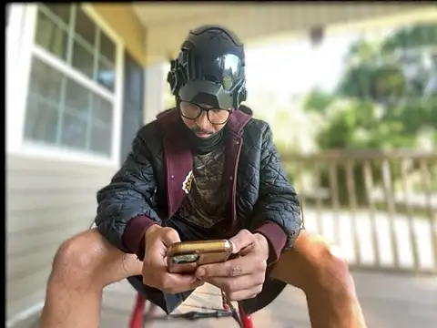 ThrowedWorldWide 即時 XXX 聊天