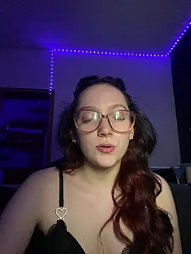 YoungLisaa18's Webcam Show