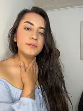 Antonella_Julieta Show in webcam