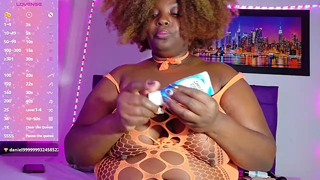 ebony_NeighborMoans: απευθείας συνομιλία ΧΧΧ