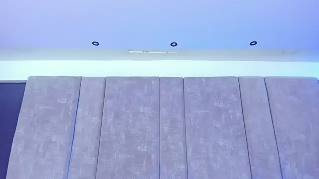 AmmyJones_ Adlı Modelin Canlı XXX Sohbeti