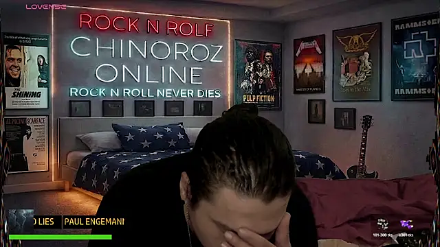 chino_roz Show in webcam