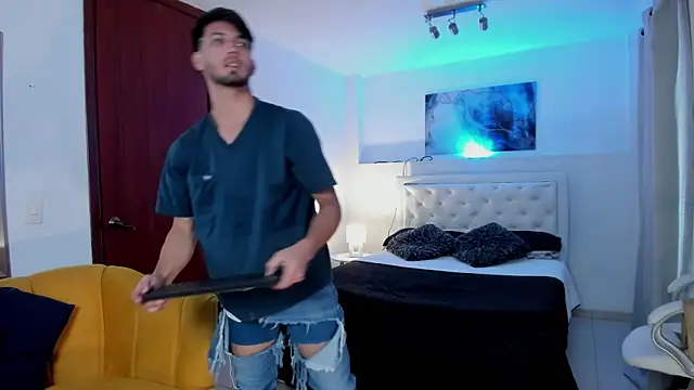 HarryFosster Adlı Modelin Canlı XXX Sohbeti