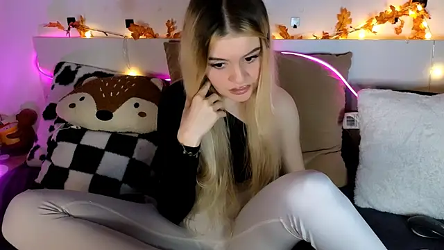 nicollewetpussy Chat XXX live