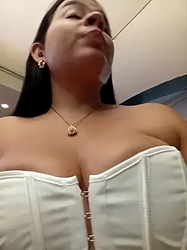 Chat +18 de Julieth_hot-69 ao vivo