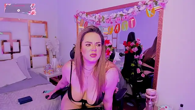 AvaMiia 라이브 XXX 채팅