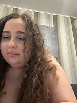 CurlyMaddie Chat XXX live