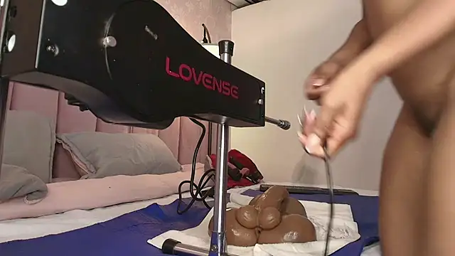 HallyBans 即時 XXX 聊天