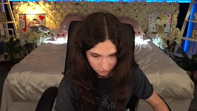 BabyFlowerr élő XXX-chatje