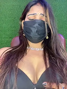 Chatroom XXX en direct de CUTI-NAINA