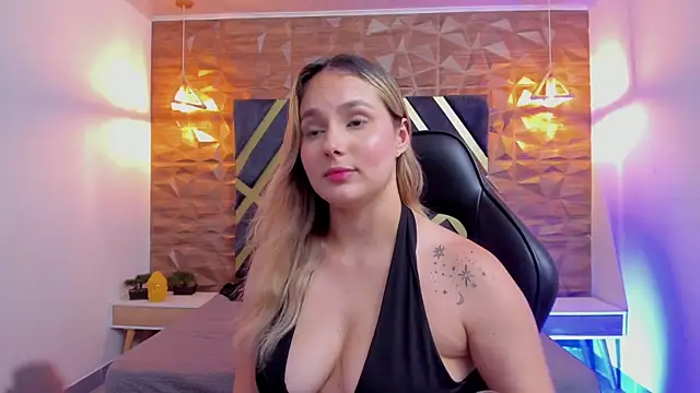 Chat XXX en directo de Emmaa_white_