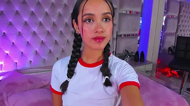 Chat +18 de Harii_02 ao vivo