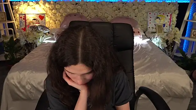 BabyFlowerr: онлайн-секс-чат