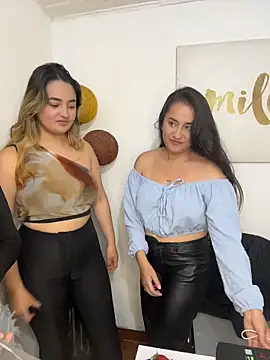 โชว์เว็บแคมของ Antonella_Julieta