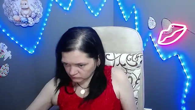 دردشة LauraFinn الجنسية المباشرة