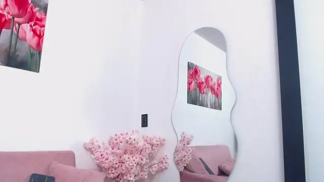 pinky_f00x Chat XXX in diretta