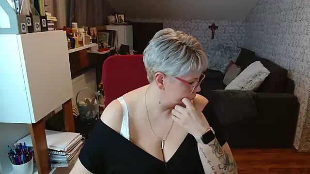 bigtits4you's Live XXX Chat