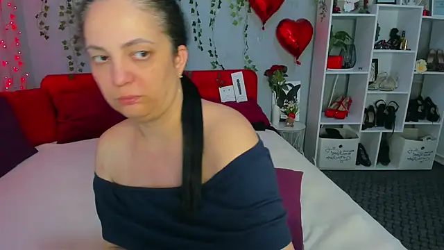 دردشة DarlingMilf الجنسية المباشرة