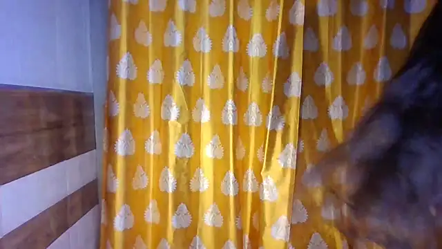 Yashika_Loves: онлайн-секс-чат