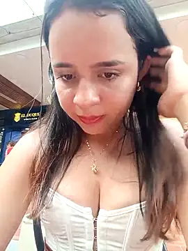 Julieth_hot-69's Live XXX Chat