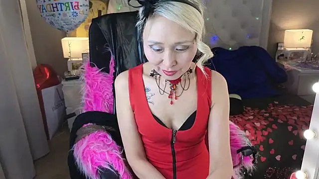 RoxalanaStar live XXX chat