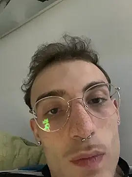 LaMaterialista's Live XXX Chat