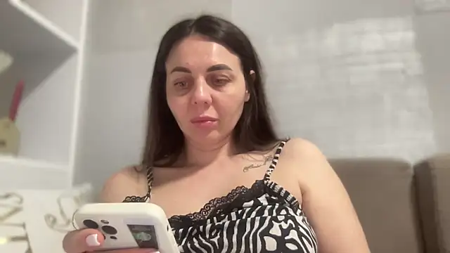 Darsy_Rox Chat XXX live