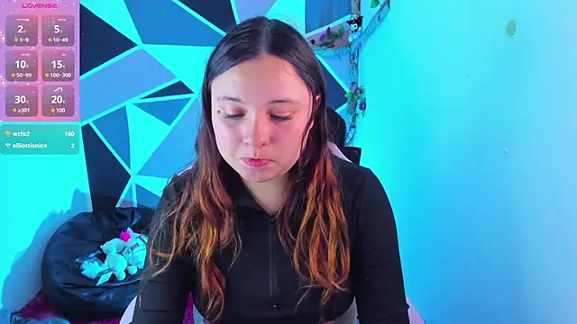 Czat XXX na żywo – little_emma0