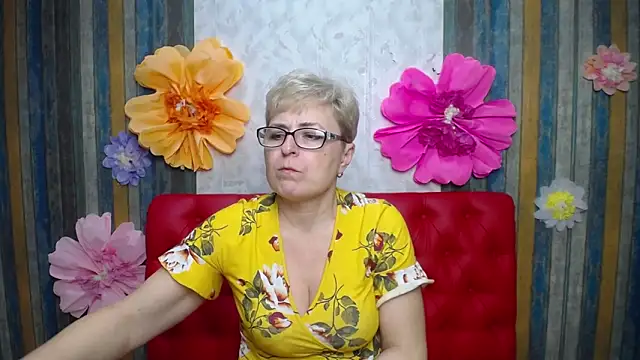 EmiliaGreeのライブXXXチャット