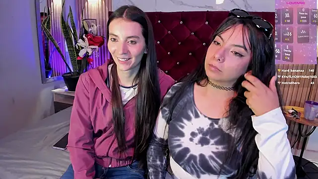 Valkiria-and-Dioneのウェブカメラショー