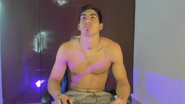 Milo_LatinBoy Live XXX Chat