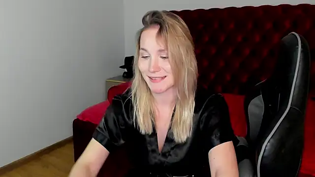 ElaraVoltage Live XXX-Chat