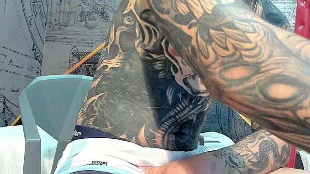 Show de Gury_tattoo na webcam