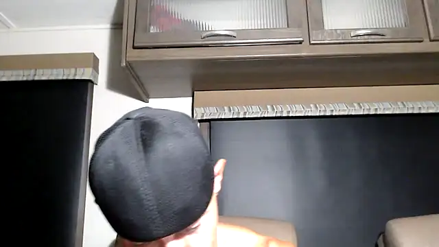 ThickD2C élő XXX-chatje