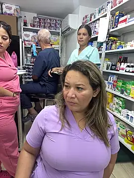 kandalove: διαδικτυακό σόου στην κάμερα