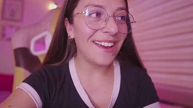 milly_kenner Adlı Modelin Canlı XXX Sohbeti