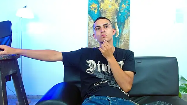 lucass_18 Webcam show