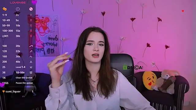 liana_kisses élő XXX-chatje