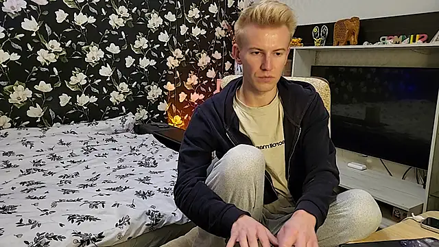 Вебкам-шоу Vuitton