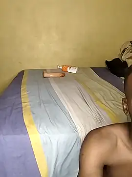 Breezyvikky: διαδικτυακό σόου στην κάμερα