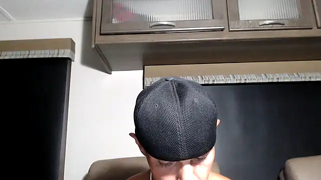 ThickD2C: διαδικτυακό σόου στην κάμερα