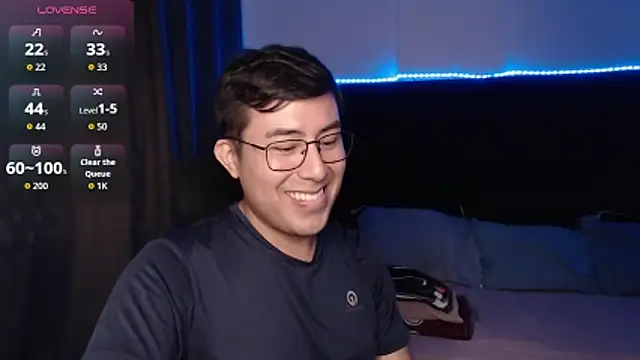 andrewmhilton_ Show in webcam