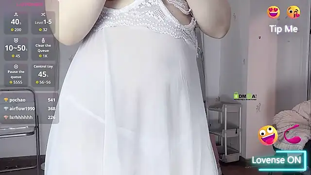 momo-5952 网络视讯表演