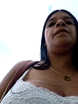 Chat XXX ao vivo de Layla-daring