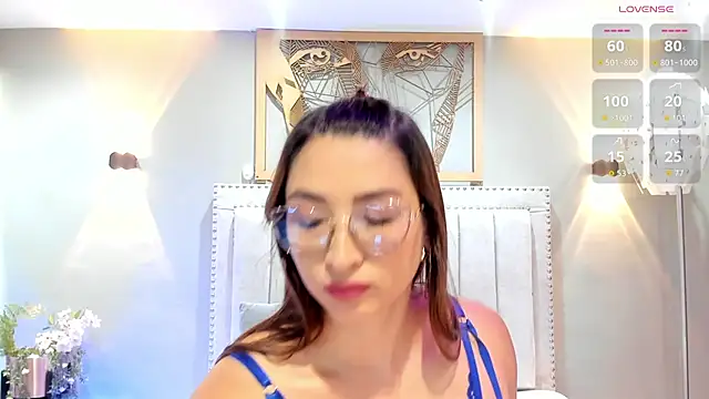 _LaraMom_ Chat XXX live