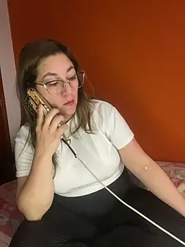 SCARLET-20 – Naživo XXX chat