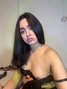 MiahWindsor: онлайн-секс-чат