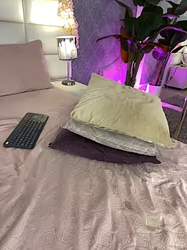 Celeste_Amber Show in webcam